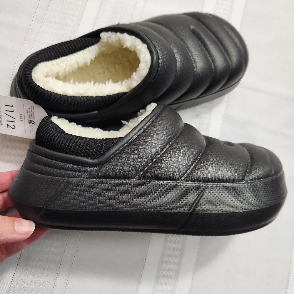 3/$25 Foamwalk toddler slip on black sherpa lined shoes NWT size XL 11/12